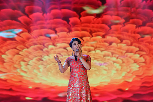 94女声独唱:爱心永芬芳1.jpg 94女声独唱:爱心永芬芳1.jpg