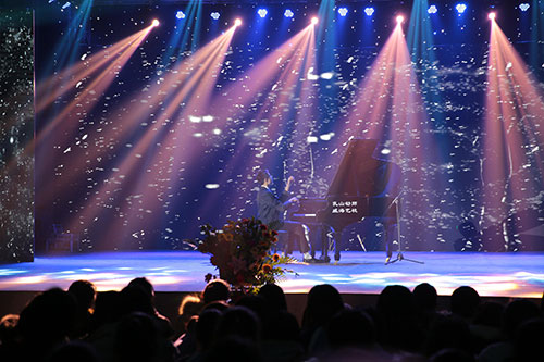 95钢琴独奏:钟5.jpg 95钢琴独奏:钟5.jpg